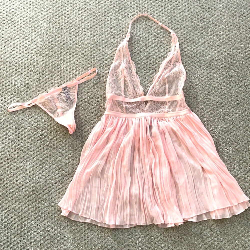NWOT BABYDOLL LINGERIE